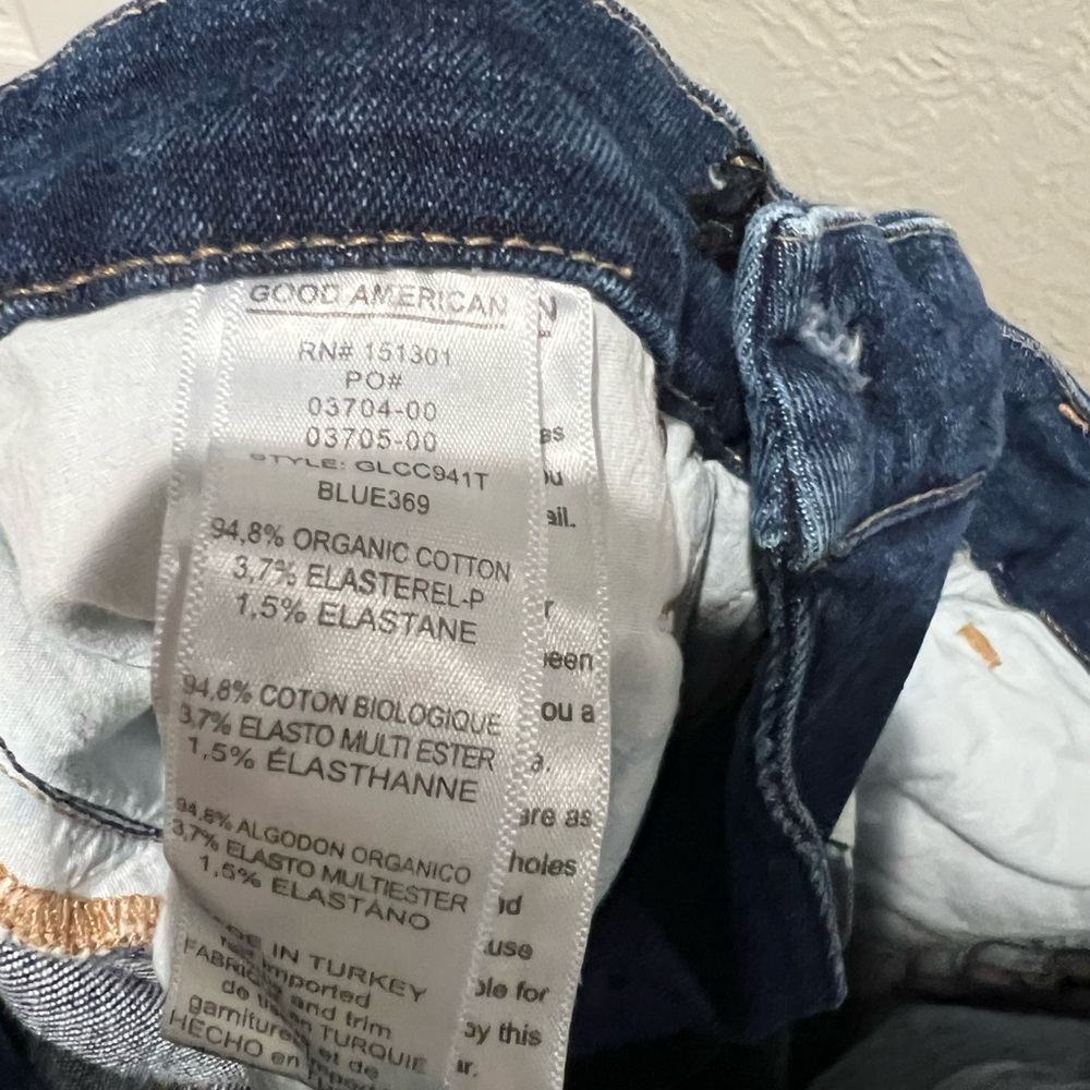 Good American High Rise Jeans in Dark Blue - Picture 5 of 5